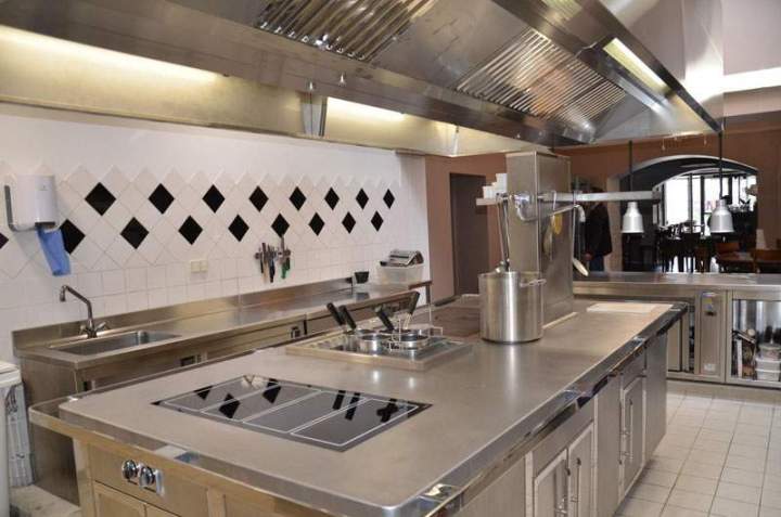 Lave-vaisselle Restaurant Oma Roanne